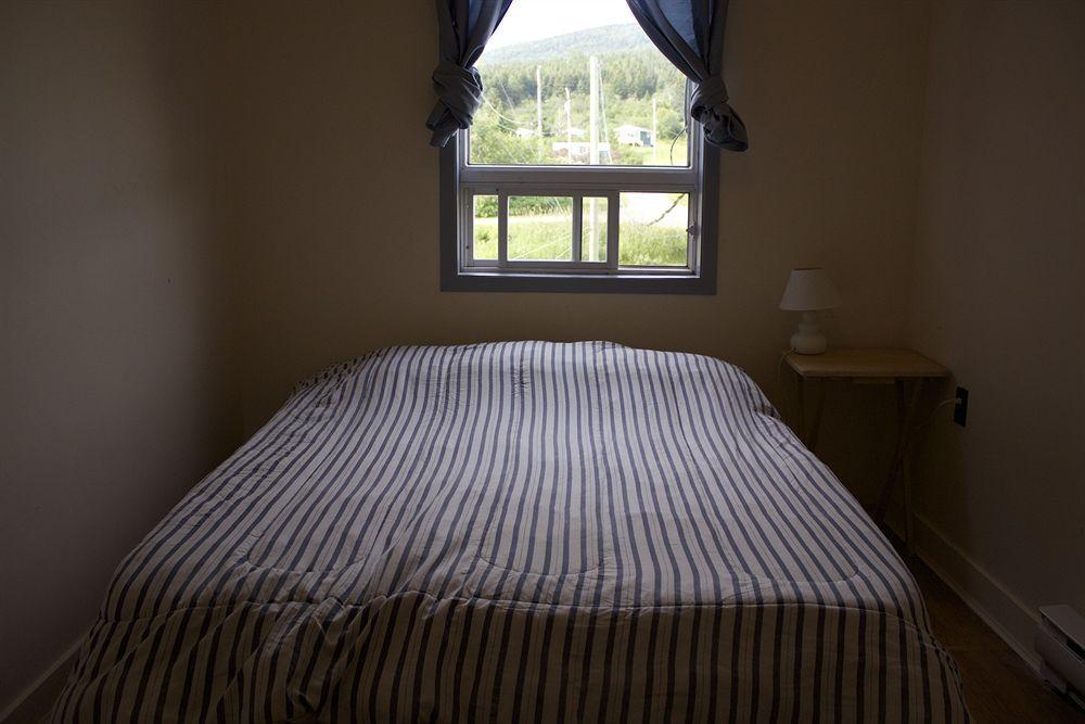 Le Carabobo Auberge Forillon Gaspe Exterior photo
